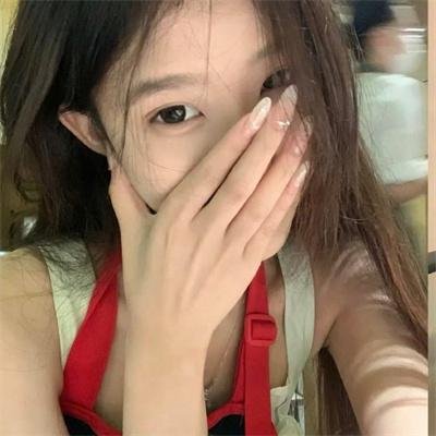 穿蓝衣的男孩
